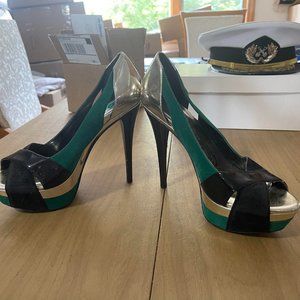 USED Silver, black & green Jessica Simpson shoes